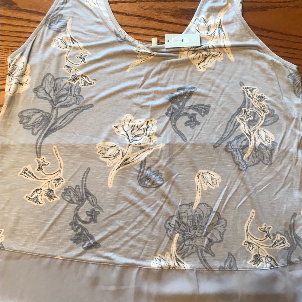 Maurice’s Gray floral tank top